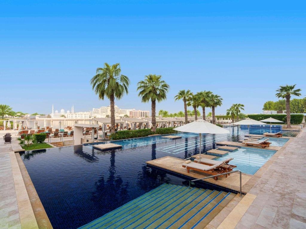 Hotel pool