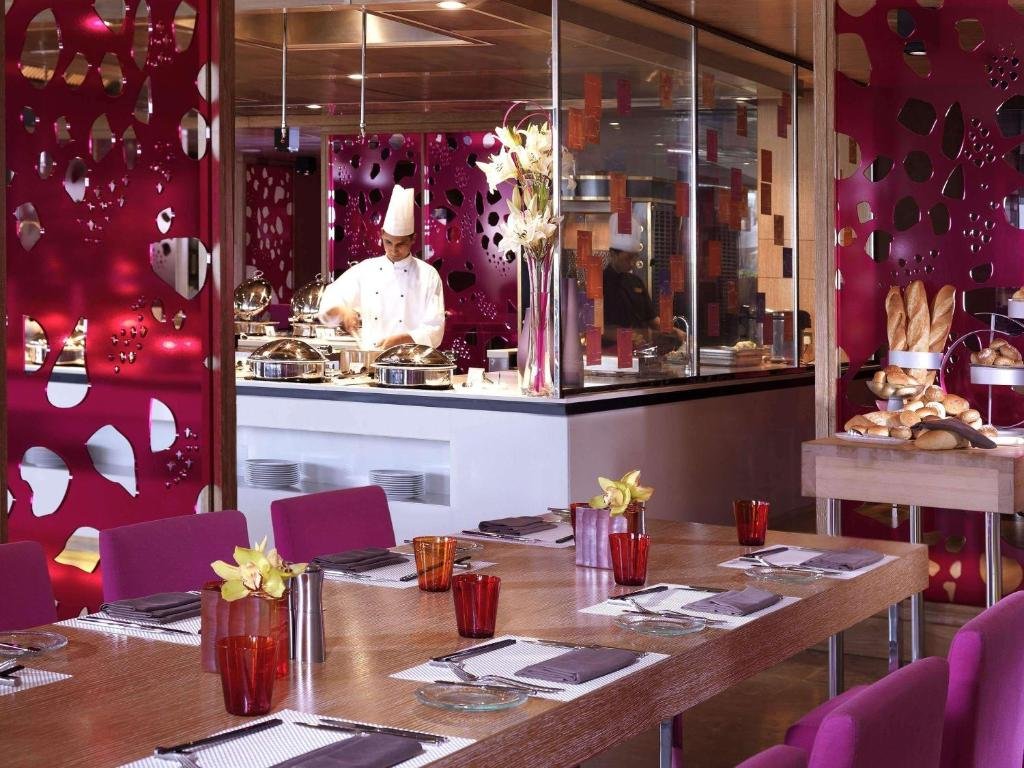 Restaurant cuisine